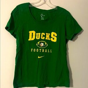 Univ of Oregon Nike Women’s Medium T-Shirt with Yellow Ducks Football Graphic